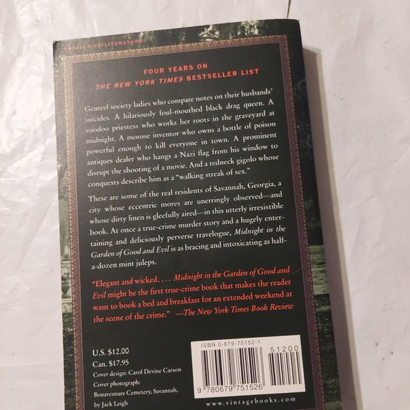 Midnight in the Garden of Good and Evil - Picture 2 of 6